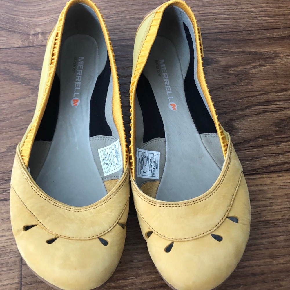 Merrell Yellow flats NWOT